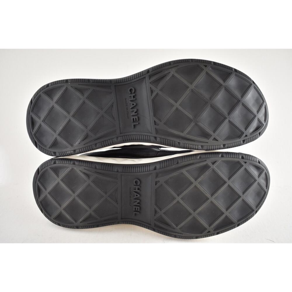Chanel 23K Grey Suede Black White CC Logo Lace Up Low Top Trainer Sneaker 42 - Picture 15 of 15